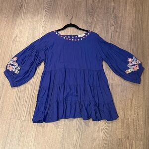 L’Affaire Los Angeles Blue Embroidered Boho Peasant Blouse Size Small